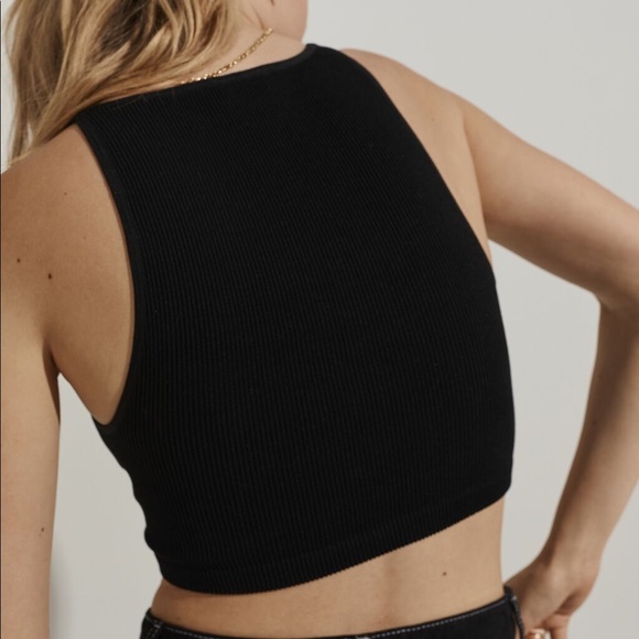 basic black tank - Picture 4 of 7